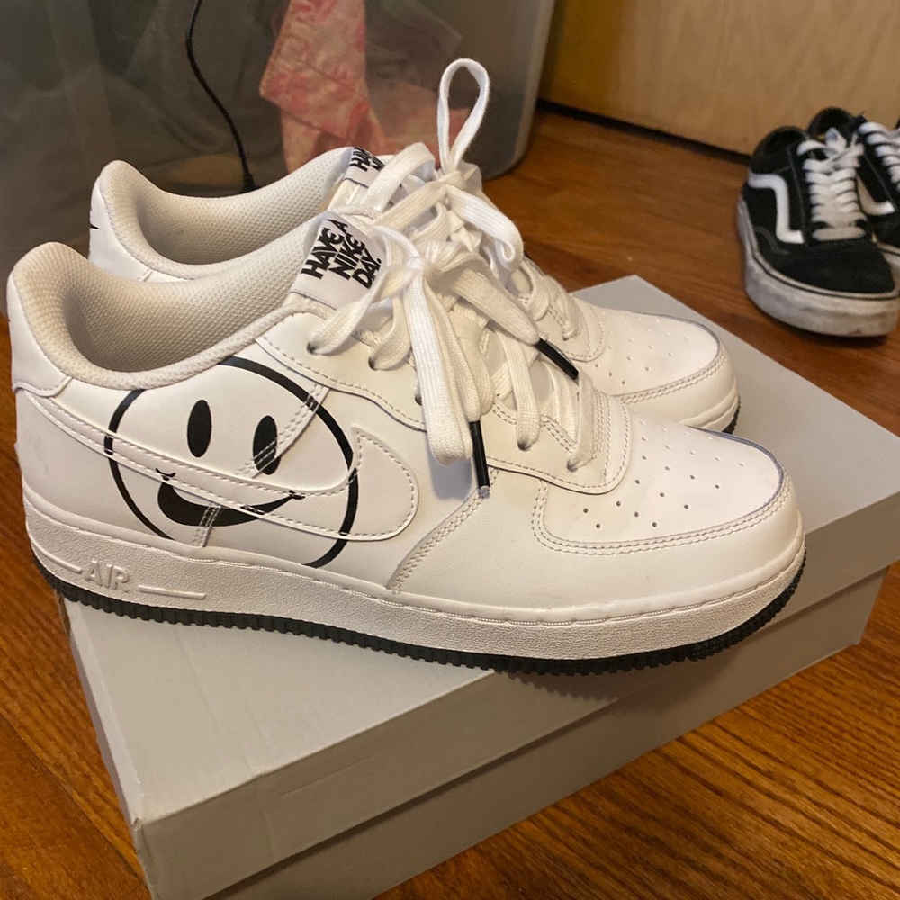 Air Force 1 “have a Nike day”